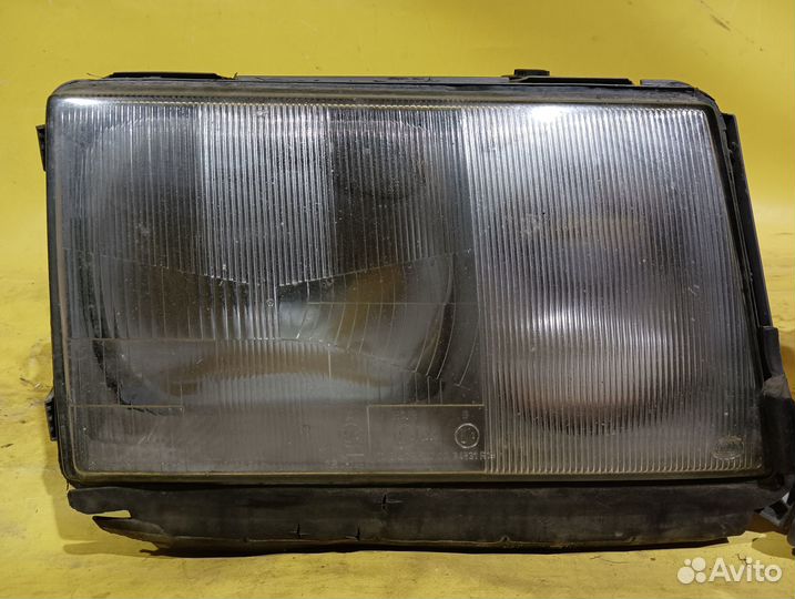Фара левая правая Mercedes Benz W124