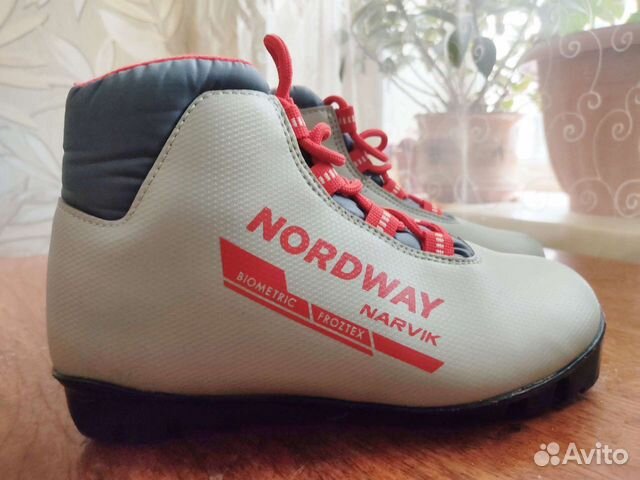 Лыжные ботинки