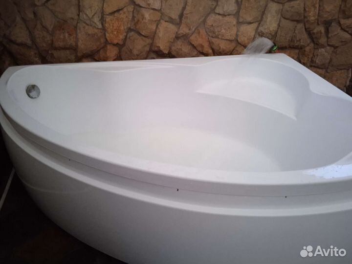 Продам большую акриловую ванну, в хорошем состоя