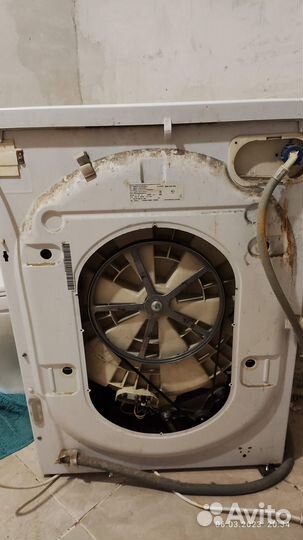 Стиральная машина на запчасти indesit iwud 4105