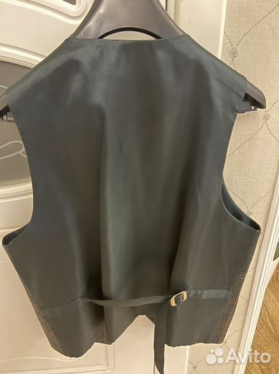 Костюм на мальчика новый, рост 158 см