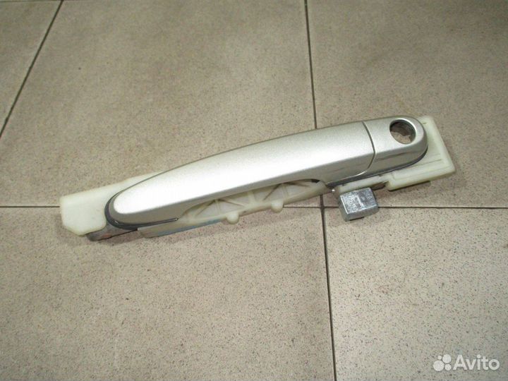 Ручка двери передней правая Hyundai Tucson 1 (JM)