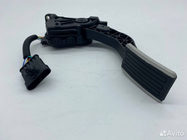 Педаль акселератора в сборе