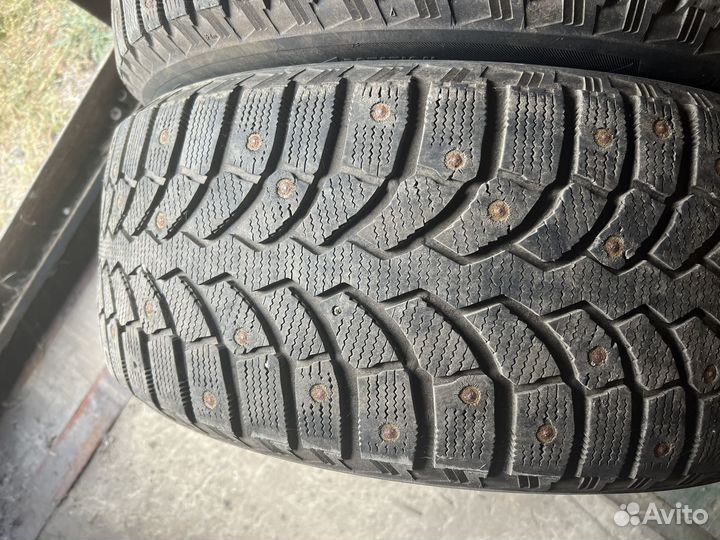 Bridgestone Blizzak Spike-01 255/55 R18
