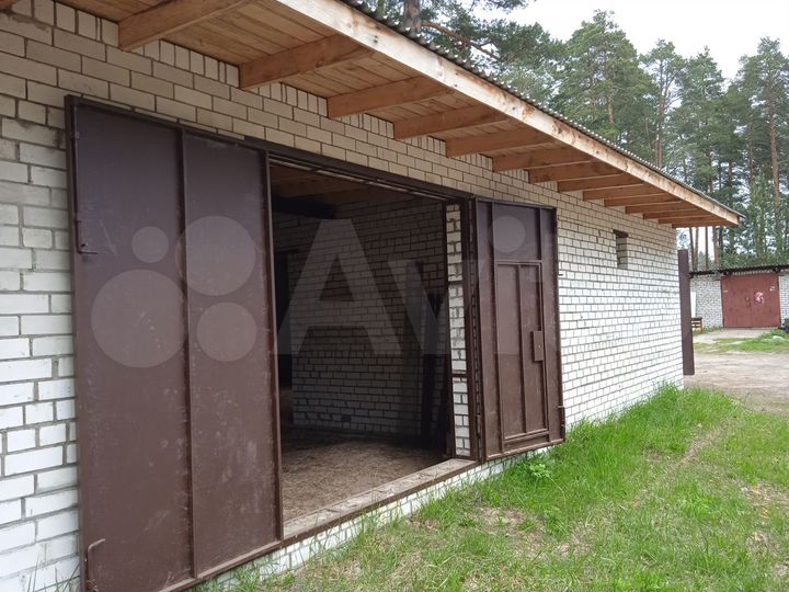 Гараж, > 30 м²