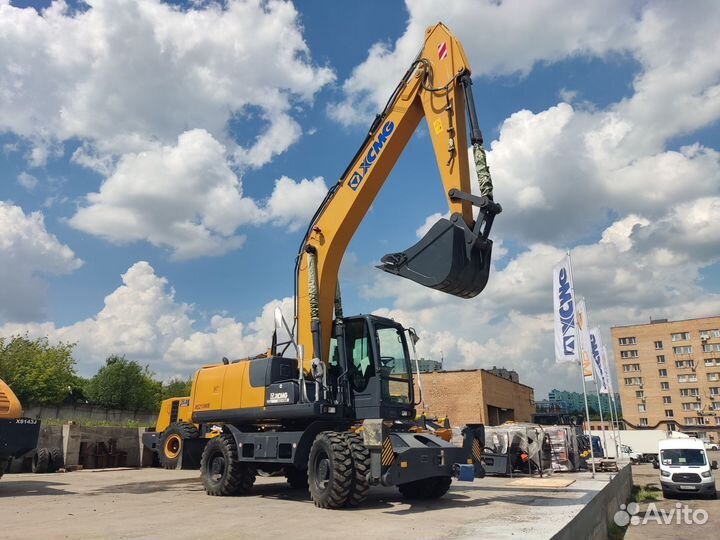 Колёсный экскаватор XCMG XE210WD, 2024