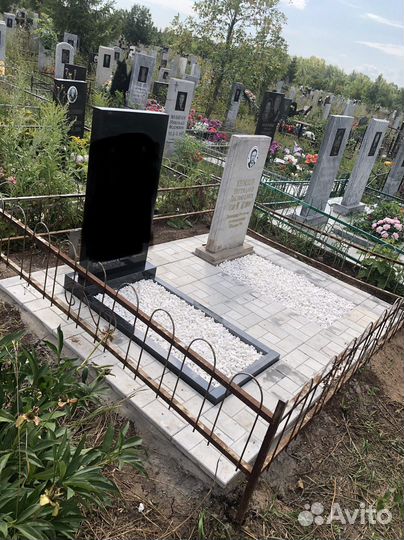 Мраморные памятники