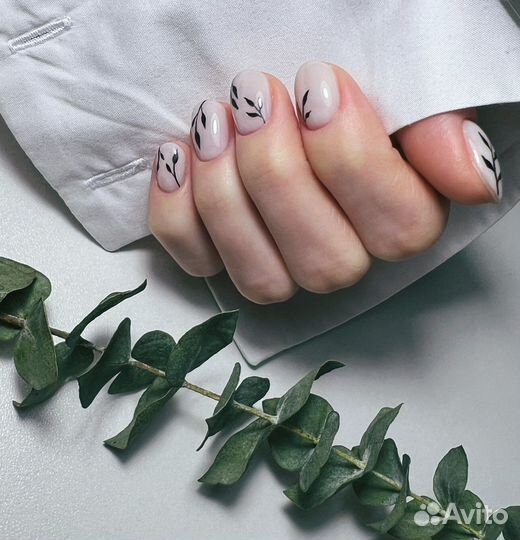 Маникюр и педикюр