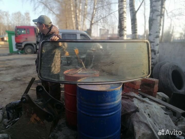 Звднее стекло на газ 31105