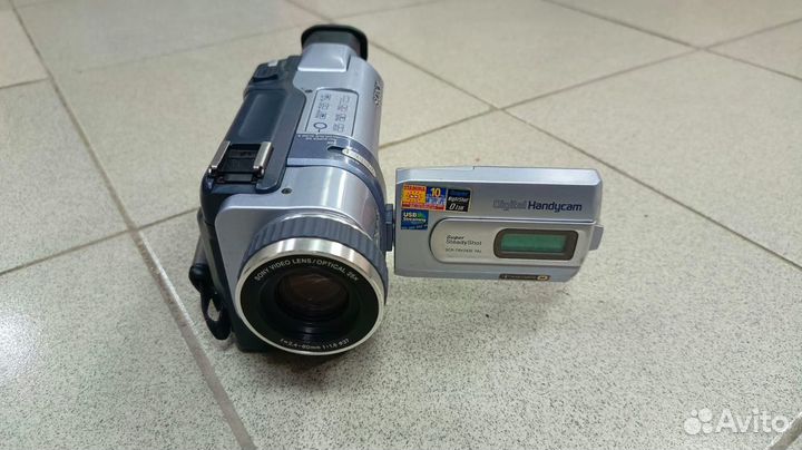 Видеокамера Sony DCR-TRV240E