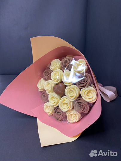 Букет из Шоколадных Роз и Сердца - 19 шт