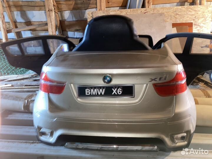 Игрушечная машинка с аккумулятором для детей