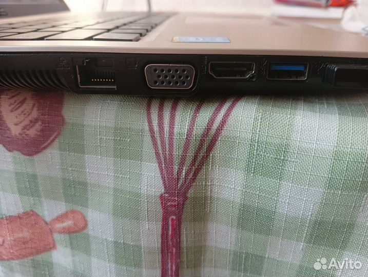 Ноутбук asus