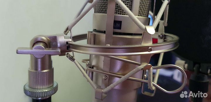 Студийный микрофон neumann U89i