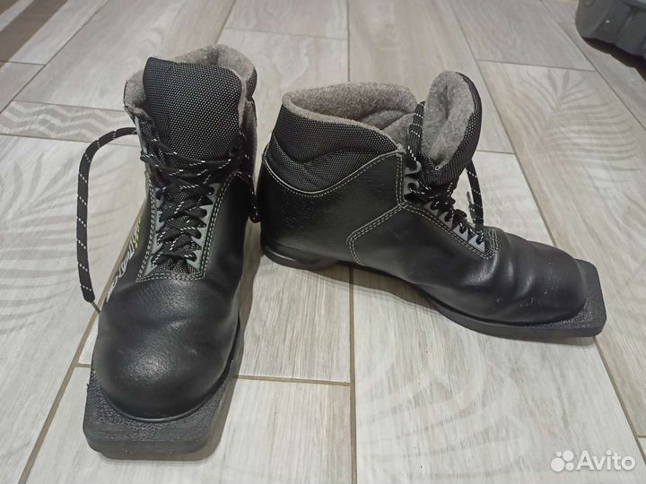 Лыжные ботинки N75