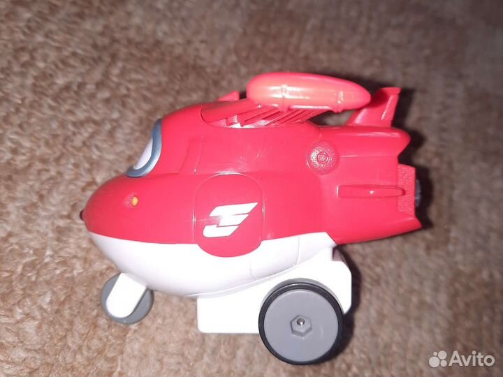 Игрушка с самолетом