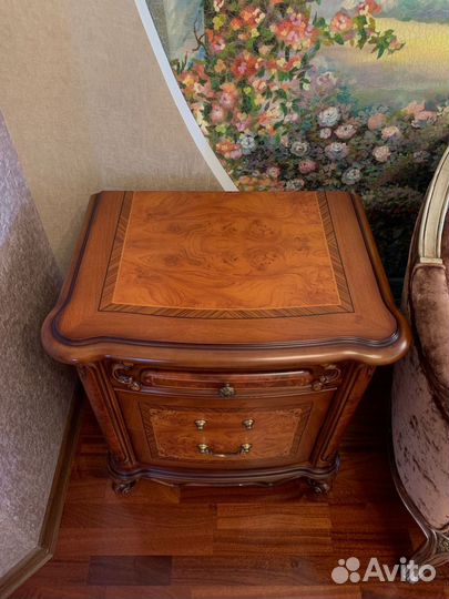 Тумба прикроватная