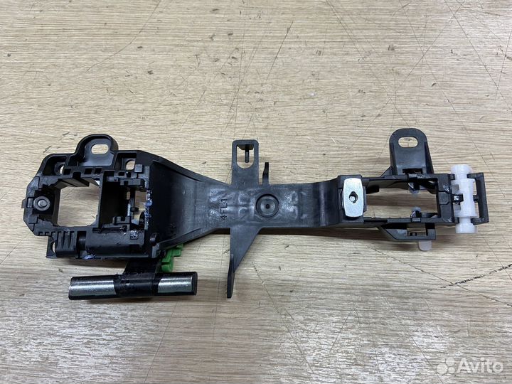 Кронштейн ручки передней левой Toyota Rav4 50