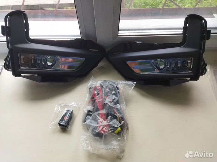 Продам передние противотуманные фары на X-trail