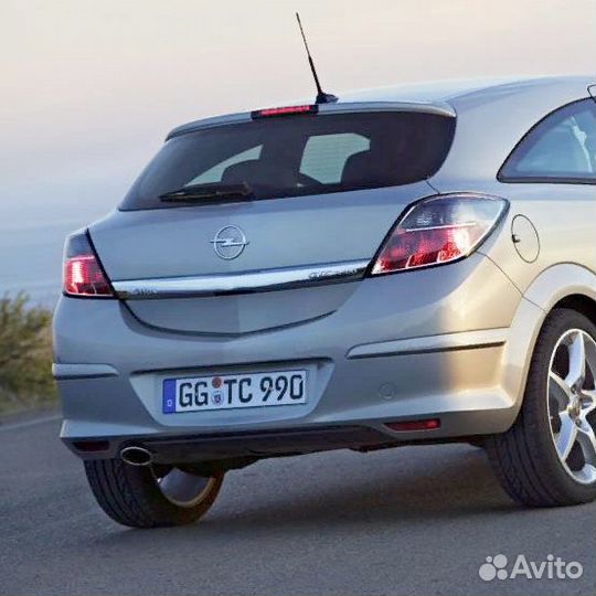 Бампер задний в цвет Opel Astra H (2004-2009)