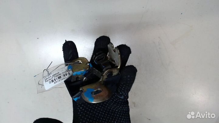 Замок двери правый задний Renault Master