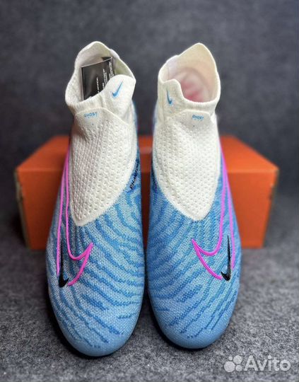 Футбольные бутсы Nike Phantom голубые