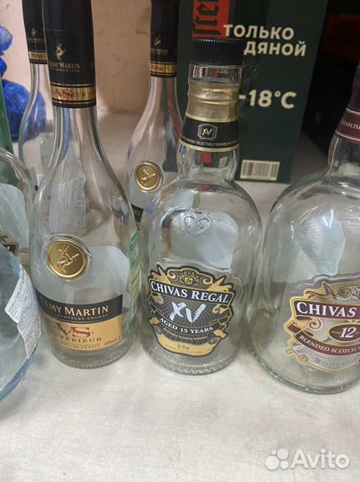 Бутылки от коньяка и виски