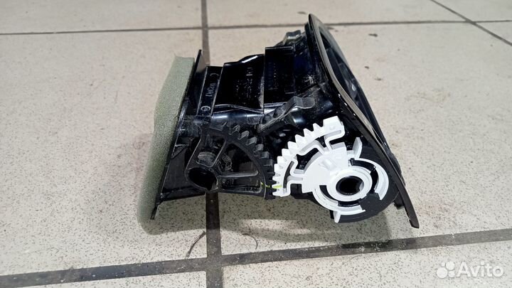 Дефлектор воздуховода Volkswagen Polo.Оригинал.бу