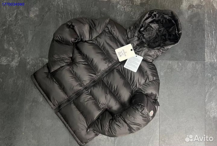 Пуховик Moncler матовый новый