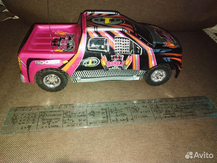 Машина на радиоуправлении