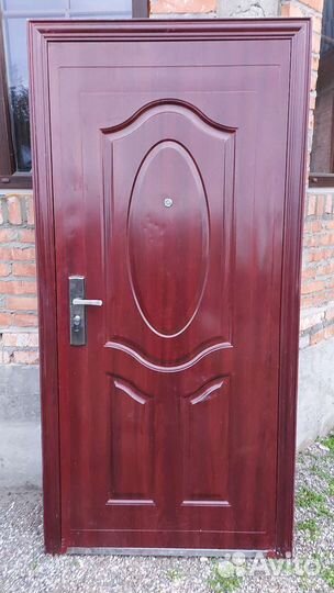 Металлическая дверь бу