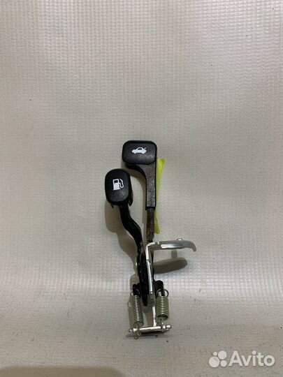 Hyundai Solaris 10- Ручка открывания багажника 606