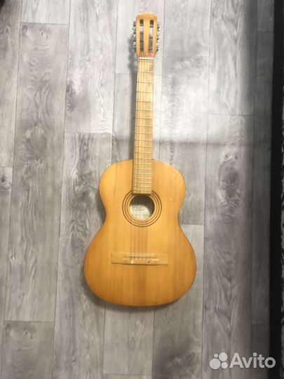 Акустическая гитара советского времени бу