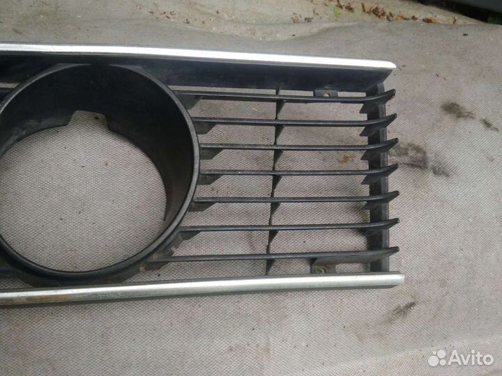 Правая решётка радиатора на бмв 7 (Е-23)