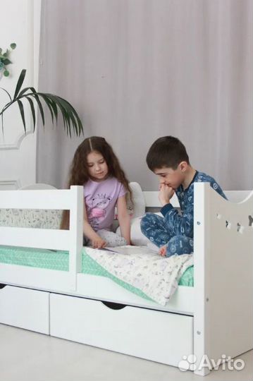 Детская кровать из массива дерева