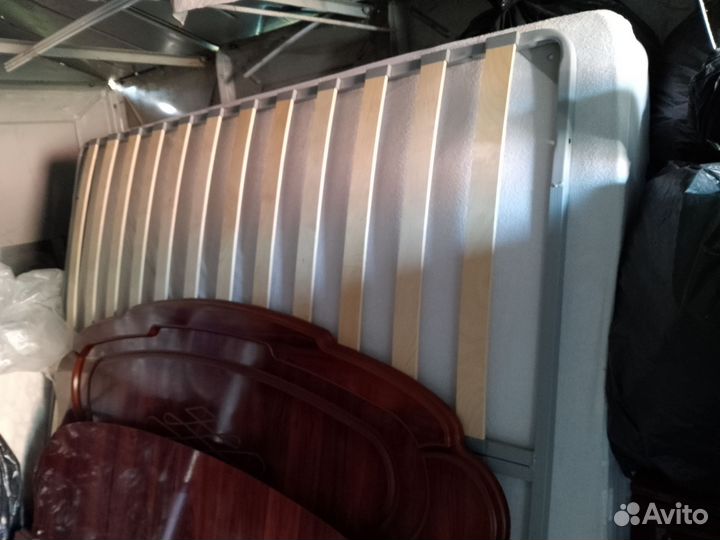 Кровать двуспальная с матрасом