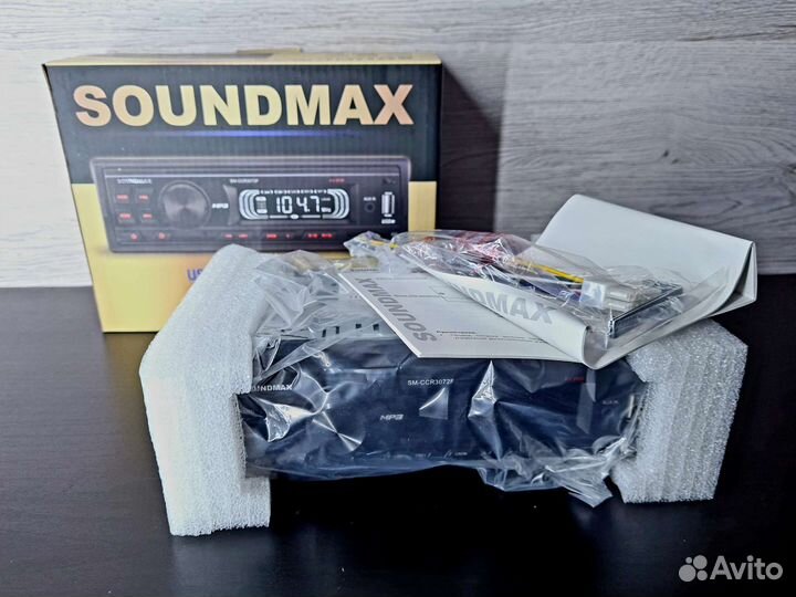 Магнитола Soundmax (USB/SD/AUX/FM). Новая