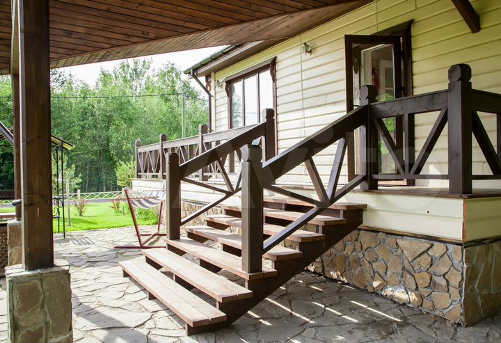 Коттедж 200 м² на участке 100 сот.