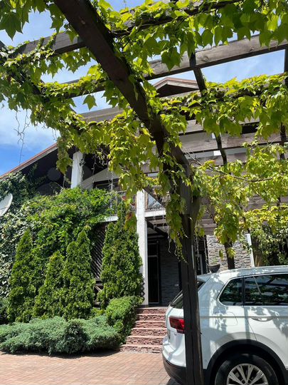 Дом 400 м² на участке 7,2 сот.