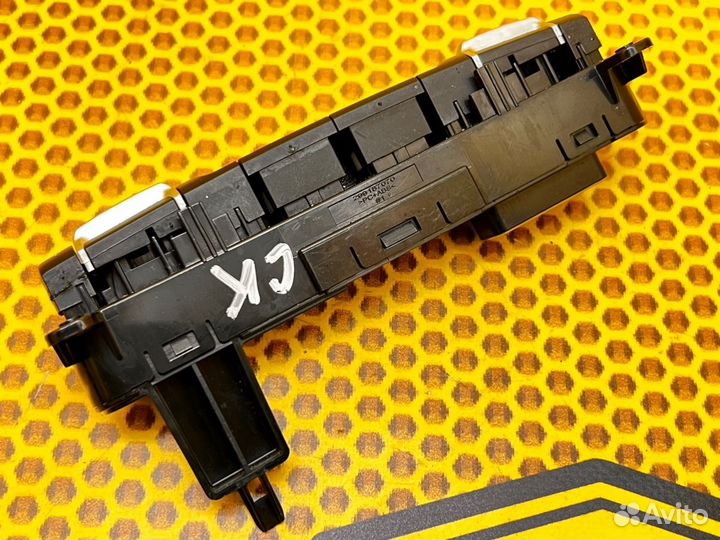 Блок кнопок подогрева руля Kia Stinger CK G4KL