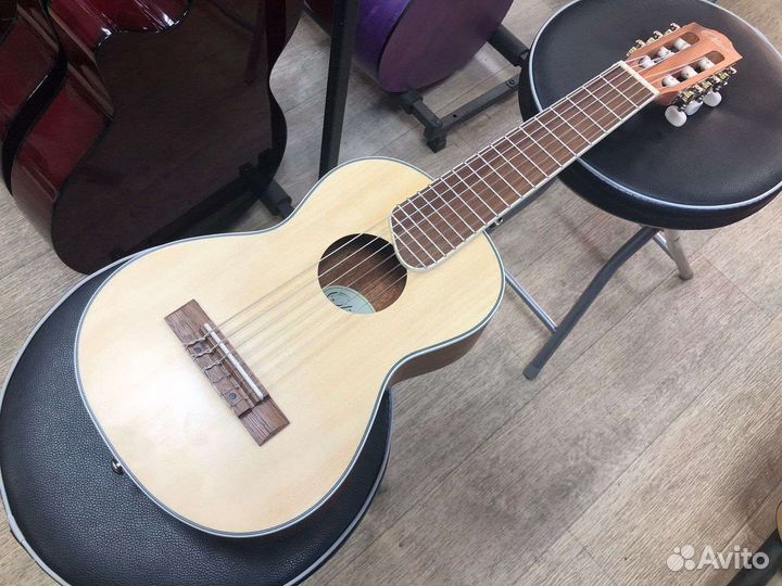 Гитарлеле (гиталеле) с чехлом