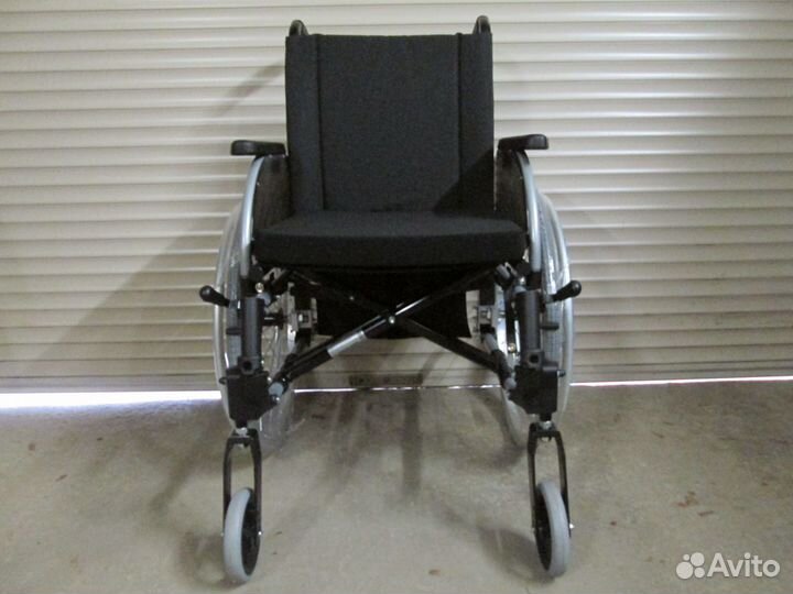Кресло - коляска универсальная новая. в упаковке