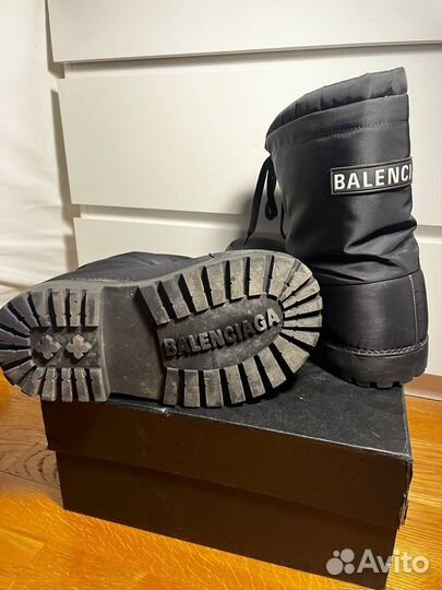 Balenciaga alaska boots на руках