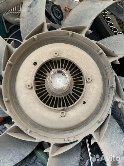 Фискомуфта радиатора на Ленд ровер Дискавери 4