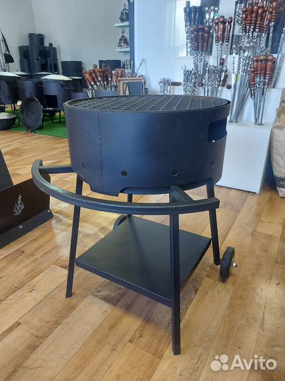 Мангал с чугунной решеткой Стейк Ф 450 мм Везувий