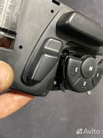 Блок управления сидением передний левый