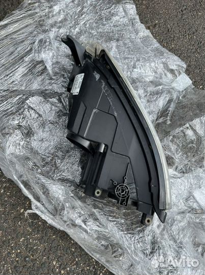 Фара правая tiguan 1