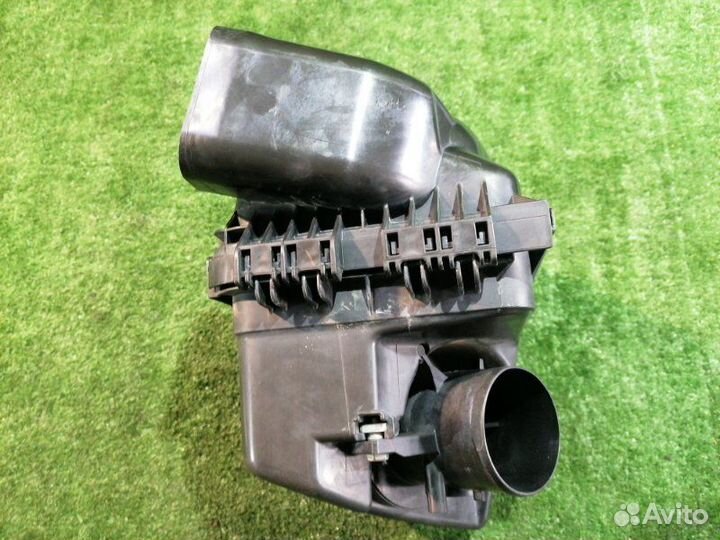 Корпус воздушного фильтра Toyota Corolla Axio