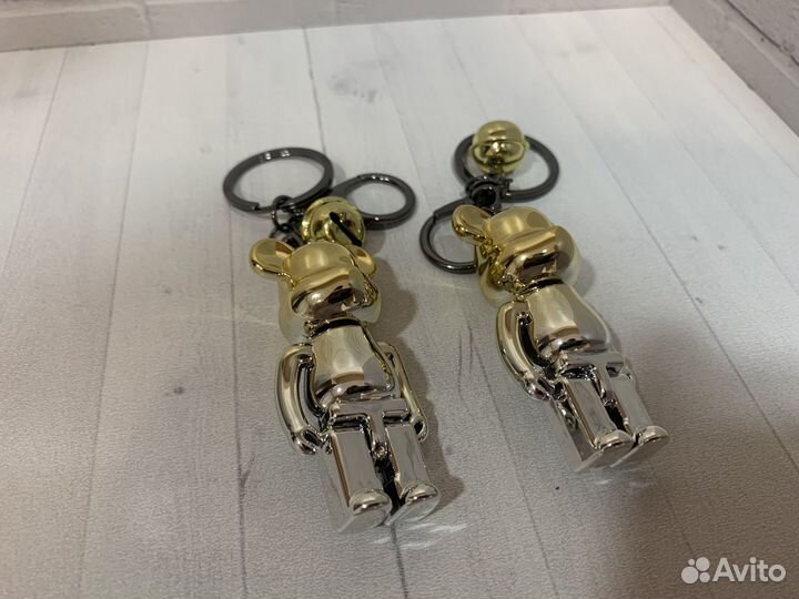 Мишка bearbrick брелок