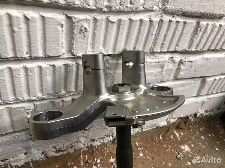 Новая верхняя траверса Suzuki Burgman 650 2013-н.в